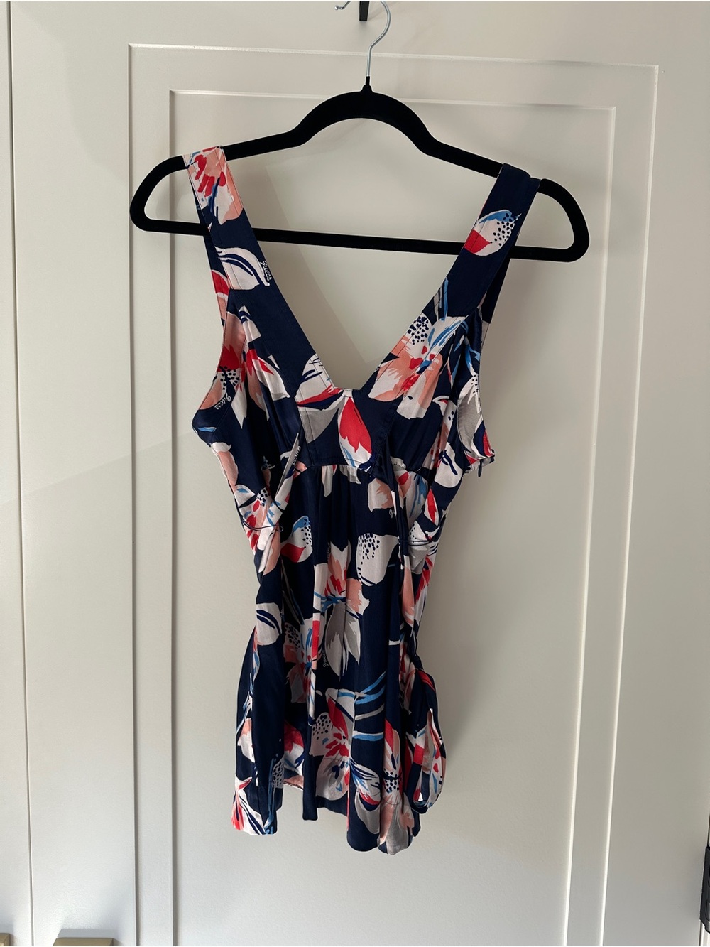 Guess Jeans 95% Silk Floral Tank Top | Size L | Navy Multi
